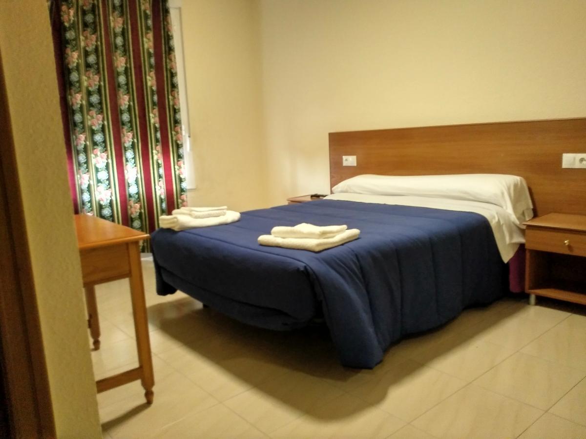 Hostal Orly Camponaraya Exterior photo